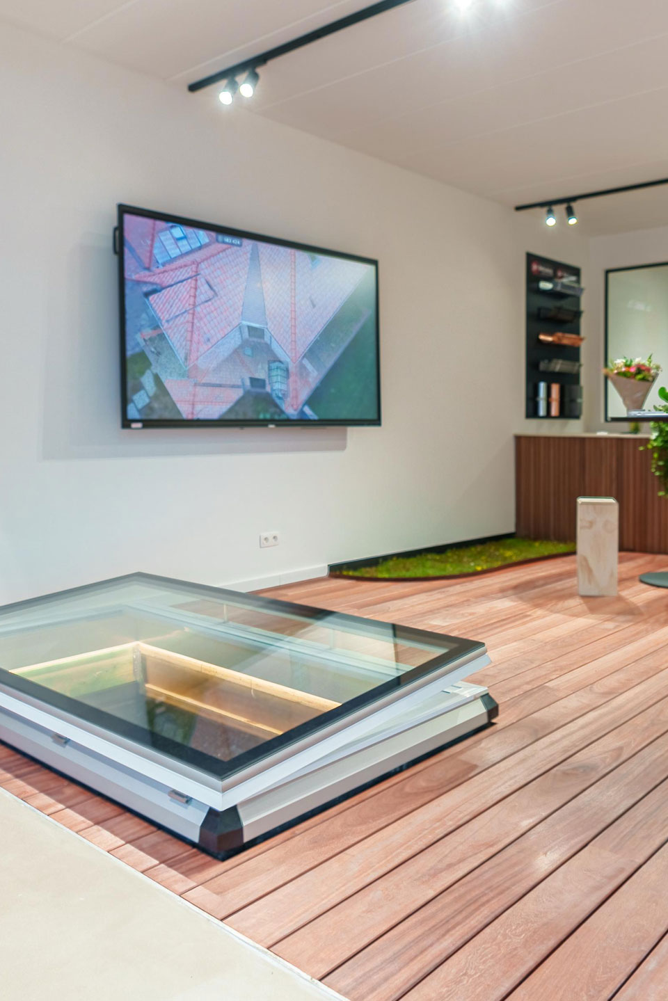 specialist in dakvensters en dakramen - Velux showroom Renolux